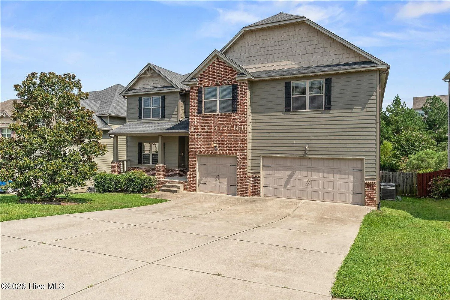 4 bed, 3.5 bath, 4816 sqft, $2,950 — Photo 1