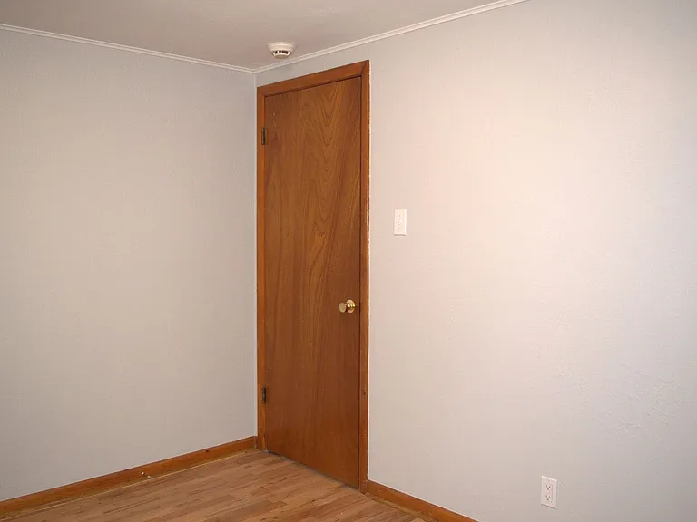 416 Victoria Dr — Photo 16