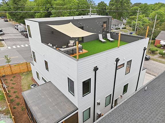3rd image of 521 Coleman St
