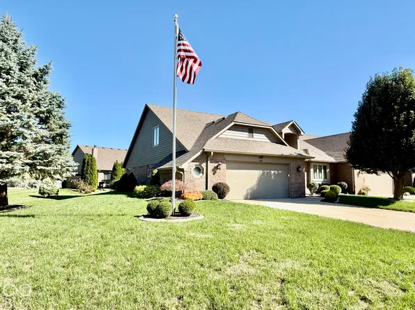 670 Brook Dr, Greenwood, IN 46143