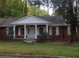 2826 Arrowood Dr, East Pt, GA 30344