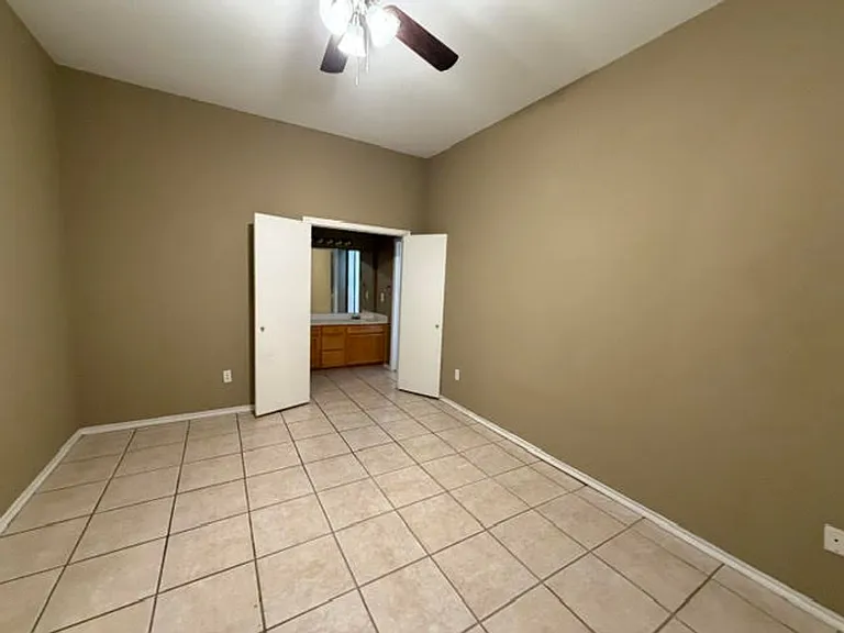10209 Lilac Ln #B — Photo 4