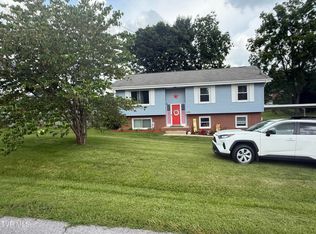 126 Longview Rd, Bristol, VA 24201