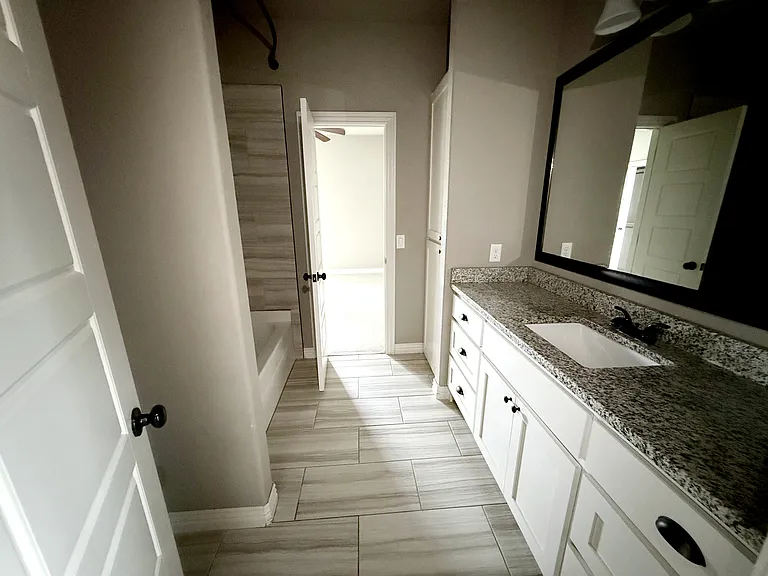 3200 SW Satinwood Ave — Photo 5