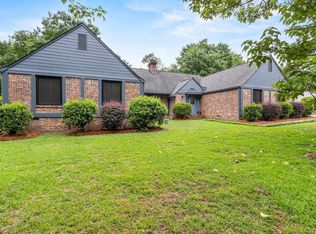 1811 Hobkirk Ct, Camden, SC 29020