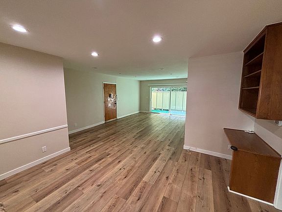 4th image of 4325 Mammoth Ave APT 2