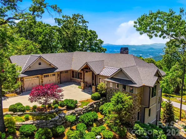 236 Summerset Dr, Hendersonville, NC 28792
