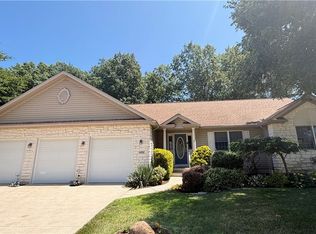 435 Thomas Alva Dr, Vermilion, OH 44089