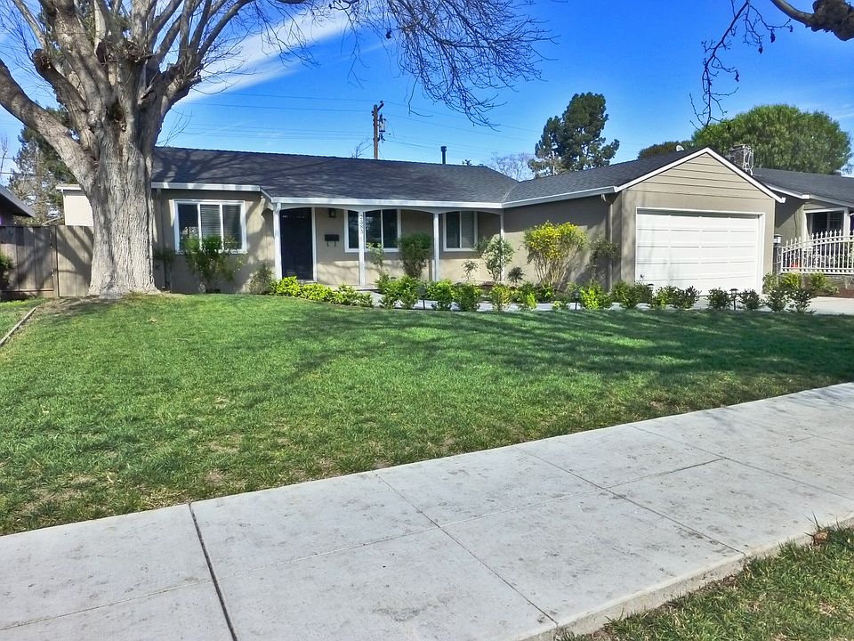 1st image of 2385 Boxwood Dr
