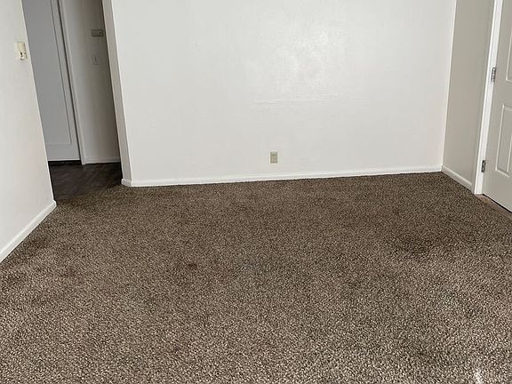 5th image of 1013 W Lakeside Dr