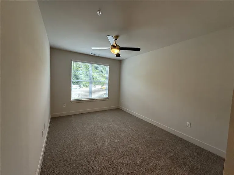 District on the Etowah Apartments — Photo 1218