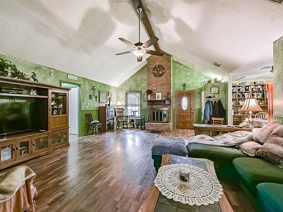 4th image of 17041 Live Oak Cir