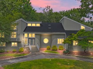 42 Nikki Ct, Morganville, NJ 07751