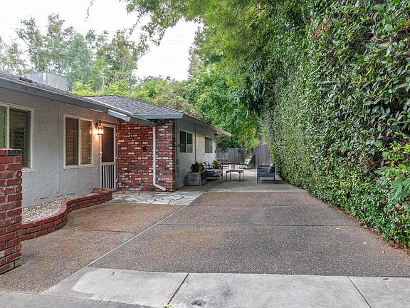 3rd image of 5208 Moddison Ave
