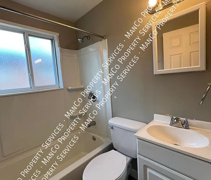 236 E Nottingham Rd #4 — Photo 8