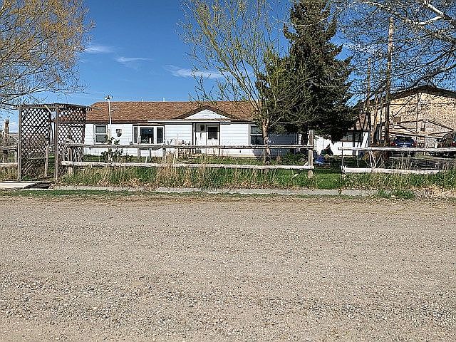 1st image of 687 Sunnyview Dr