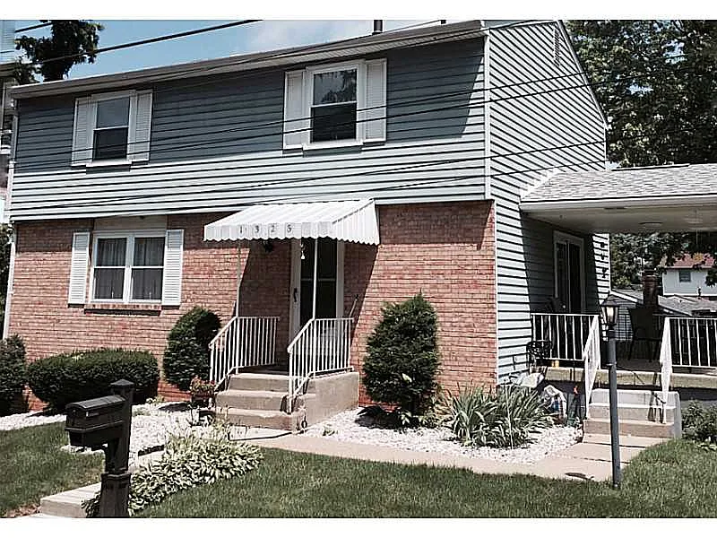 1326 McGee Ave photo 1