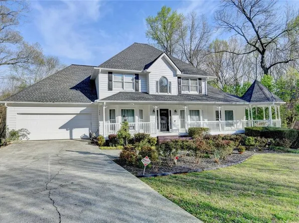 940 Winnbrook Dr, Dacula, GA 30019