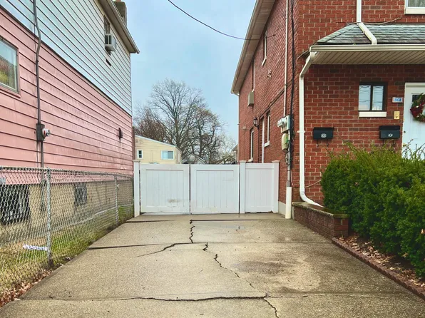 20638 45th Rd, Bayside, NY 11361
