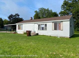 3920 Phoenix Dr, Lansing, MI 48911
