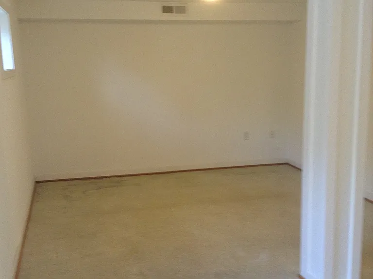 804 Saint James Cir — Photo 8