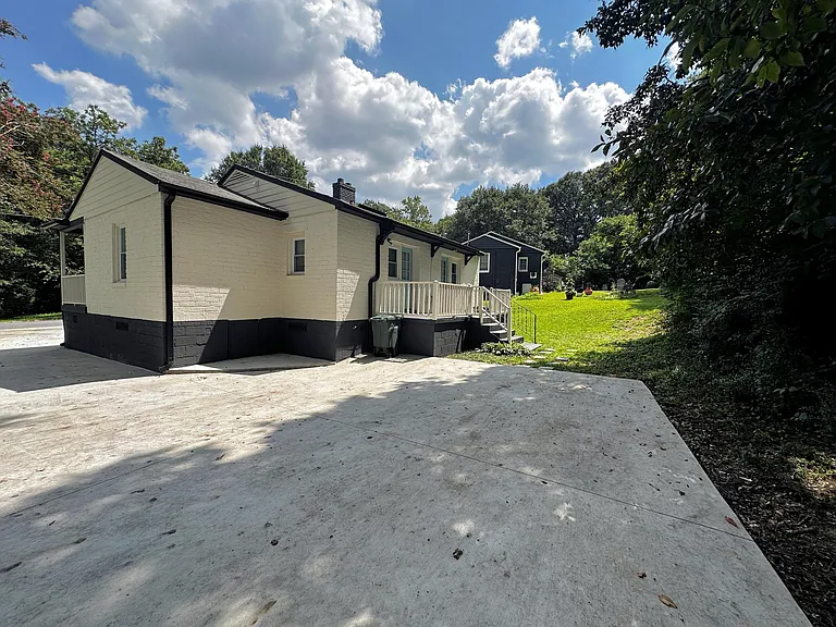 256 Bellvue Dr SE — Photo 9