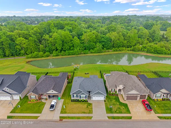 3035 Bridlewood Ln, New Albany, IN 47150