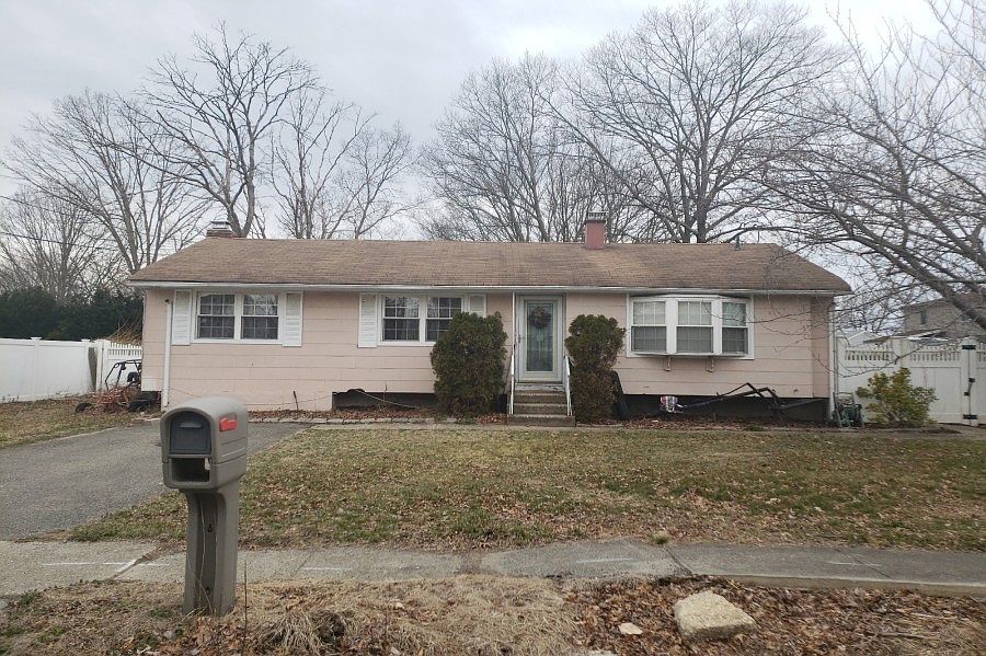 1st image of 24 Norwalk Ln