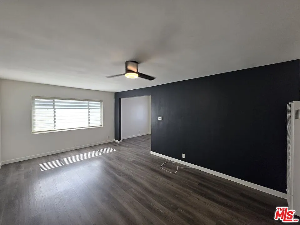 2 bed, 1.0 bath, 880 sqft, $3,400 — Photo 2