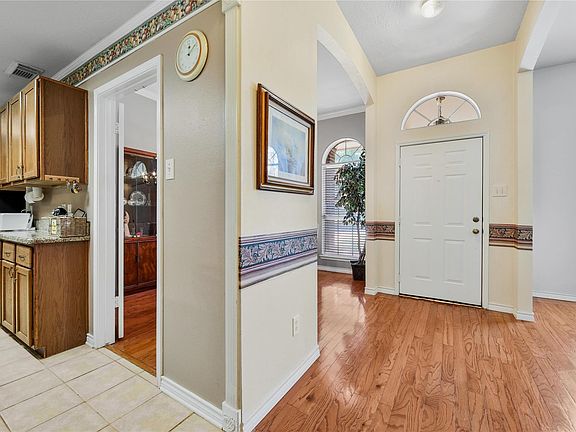 2nd image of 21126 Wildcroft Dr