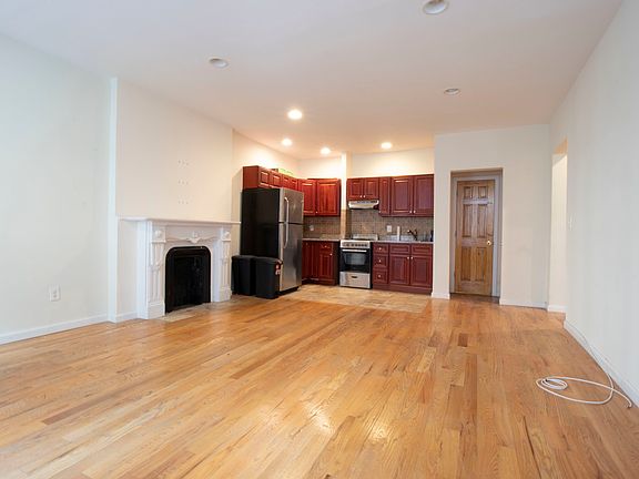 3rd image of 179 Madison Ave #F4