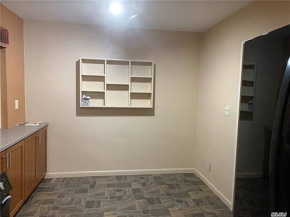 5th image of 60-35 251st St