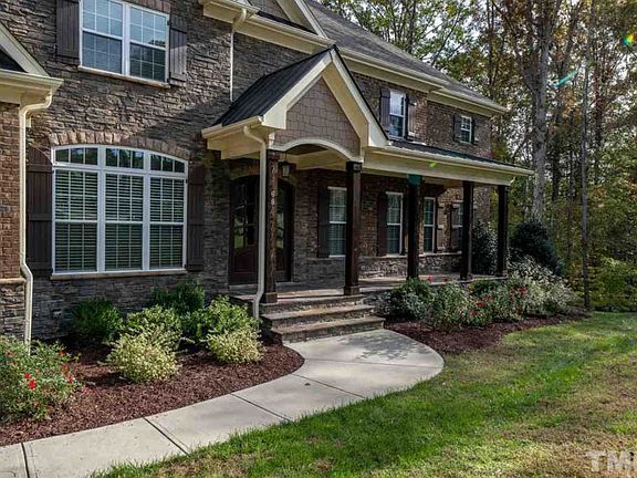 2nd image of 68 Valentino Ct