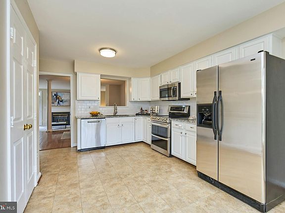 4th image of 6905 Kerrywood Cir