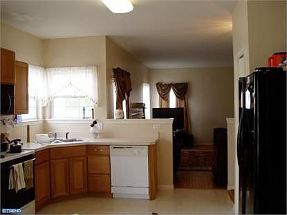 4th image of 133 Nassau Ln