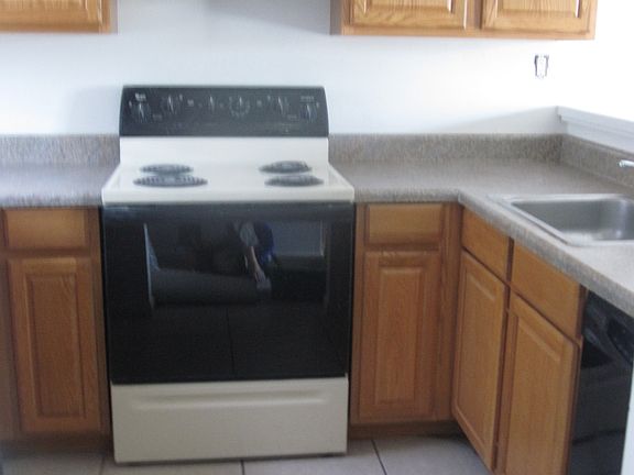 3rd image of 256 Scottsdale Sq #256