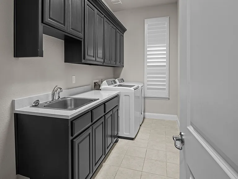 5801 Fuder Dr — Photo 39