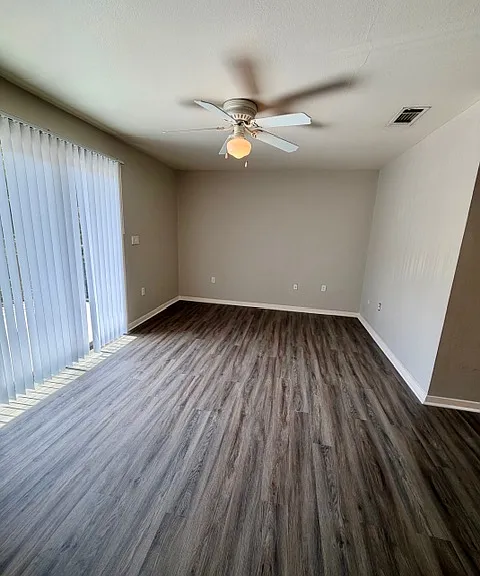 1500 Lake Shore Dr #113 — Photo 3