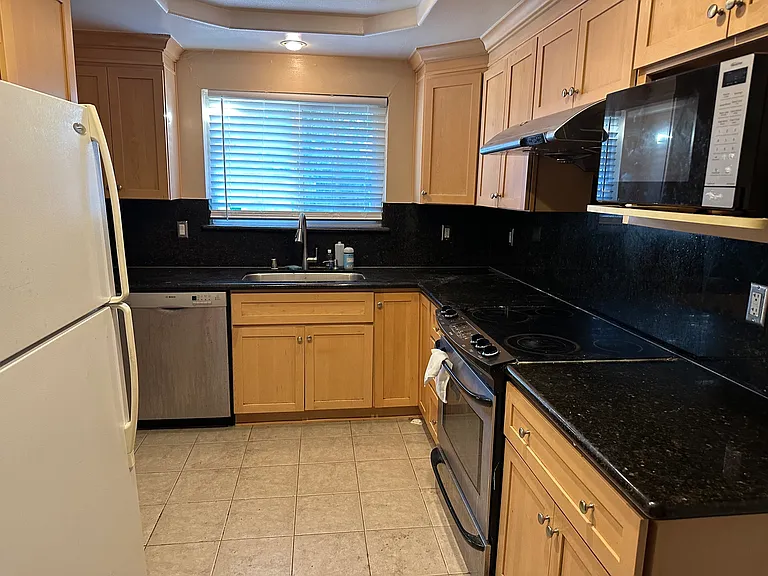 3961 Kern Ct — Photo 2