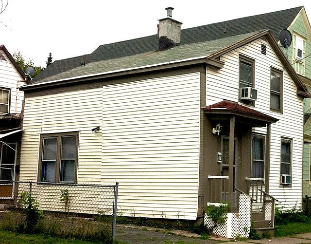 2nd image of 707 Spring St W