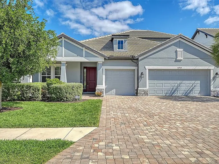16905 Sweetwater Village Dr — Photo 2