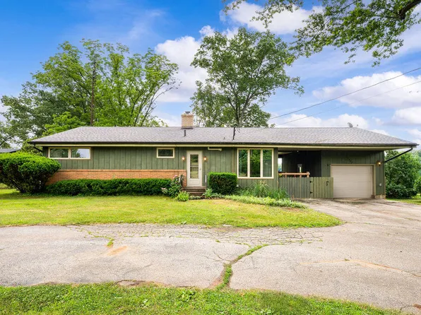 10353 S Chapin Ln, Berrien Springs, MI 49103