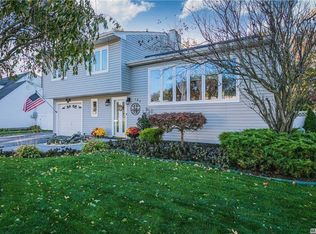 185 Thunder Rd, Holbrook, NY 11741