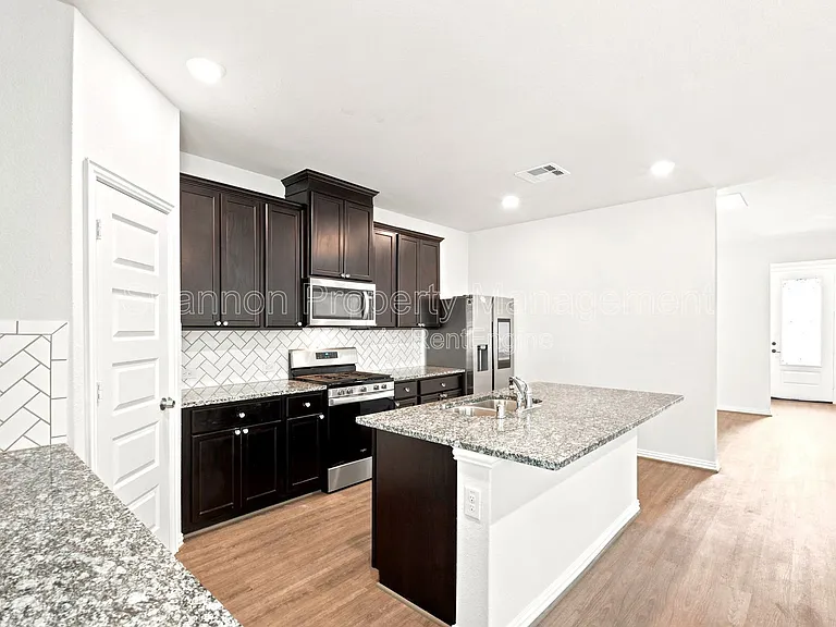 1202 Vilamoura Ct — Photo 21