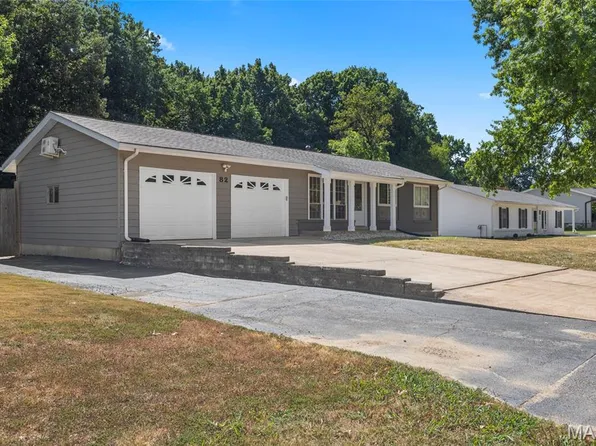 82 May Valley Ln, Fenton, MO 63026