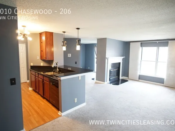 6010 Chasewood Pkwy APT 206, Minnetonka, MN 55343