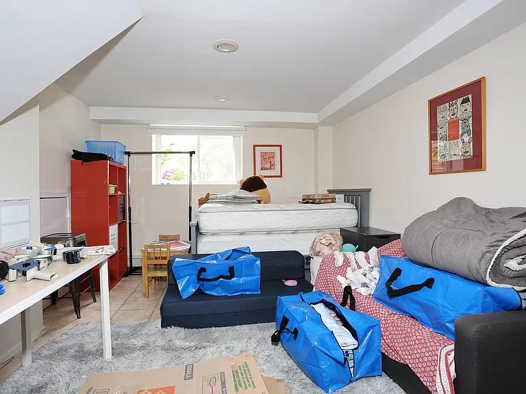 84 12th St — Photo 34