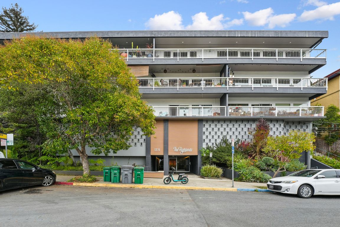 Front exterior view of the apartment building at 1771 Highland Pl, Berkeley, CA 94709, United States