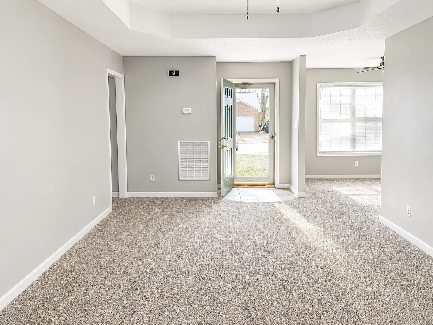 Welcome Home! Your Perfect Blend of Comfort & Style Awaits! — Photo 4