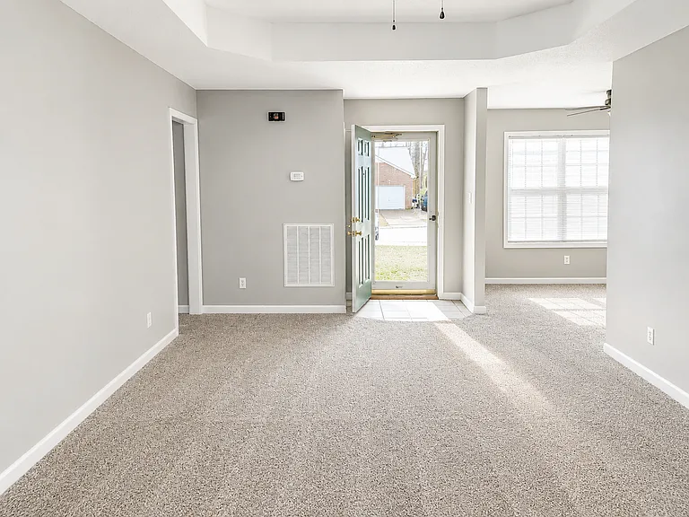 635 Ashley Oaks Dr — Photo 4